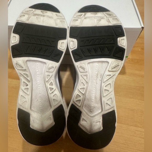 APL Techloom Breeze Black 8.5 EUC Womans Running Shoes Sneakers $220 - Picture 9 of 9